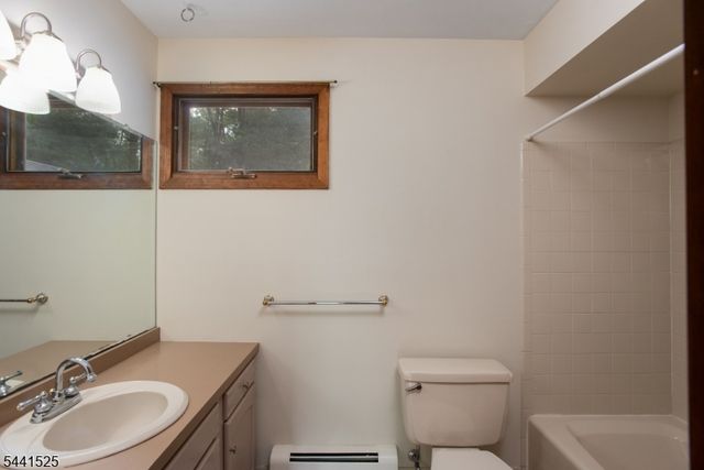 200 Hockenbury Rd, Hillsborough Twp., NJ 08844