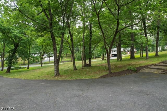 200 Hockenbury Rd, Hillsborough Twp., NJ 08844