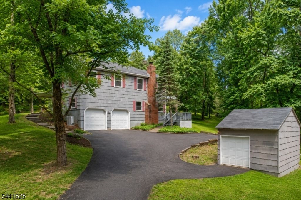 200 Hockenbury Rd, Hillsborough Twp., NJ 08844