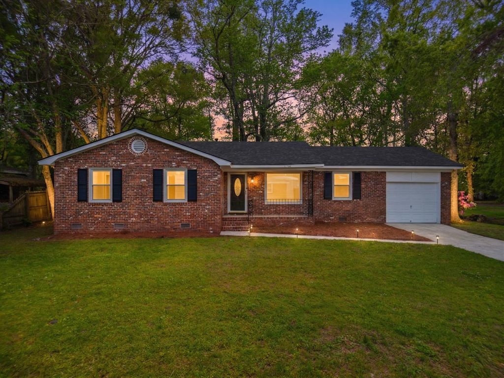 2219 N Dallerton Circle, Charleston, SC 29414