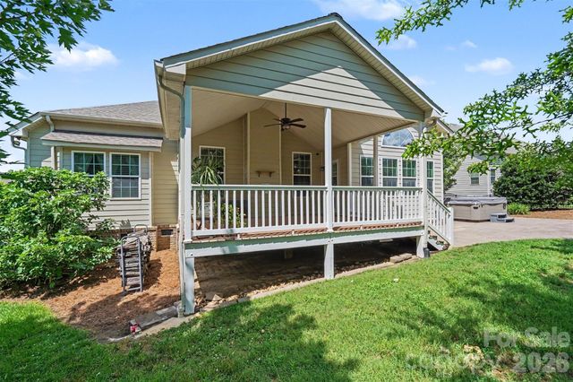8432 Penton Place, Harrisburg, NC 28075