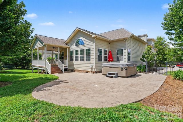 8432 Penton Place, Harrisburg, NC 28075