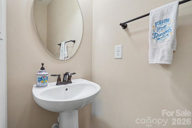8432 Penton Place, Harrisburg, NC 28075