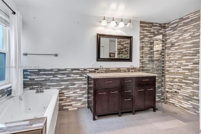 18168 SW 3rd St, Pembroke Pines, FL 33029