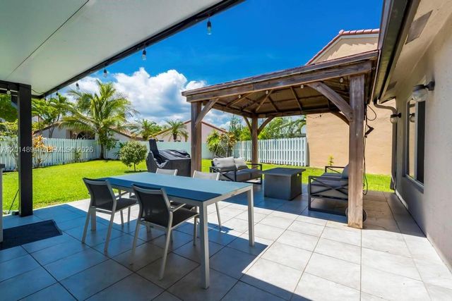 18168 SW 3rd St, Pembroke Pines, FL 33029