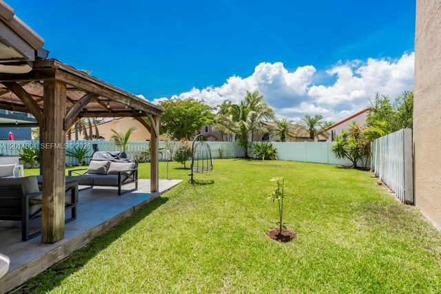 18168 SW 3rd St, Pembroke Pines, FL 33029