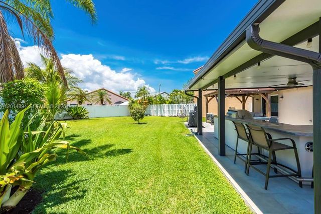18168 SW 3rd St, Pembroke Pines, FL 33029