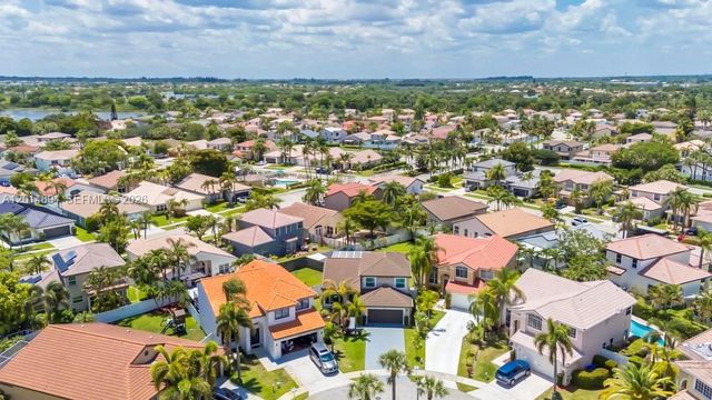 18168 SW 3rd St, Pembroke Pines, FL 33029