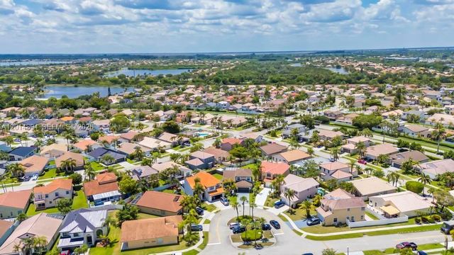18168 SW 3rd St, Pembroke Pines, FL 33029