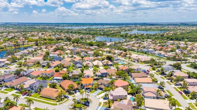 18168 SW 3rd St, Pembroke Pines, FL 33029