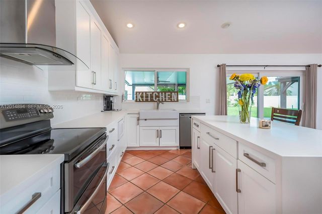 18168 SW 3rd St, Pembroke Pines, FL 33029