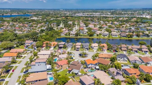 18168 SW 3rd St, Pembroke Pines, FL 33029