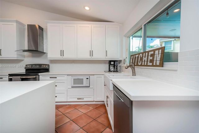 18168 SW 3rd St, Pembroke Pines, FL 33029
