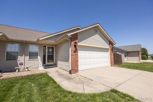 10926 Kentfield Drive, Lebanon, IL 62254
