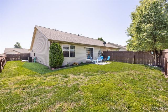 10926 Kentfield Drive, Lebanon, IL 62254