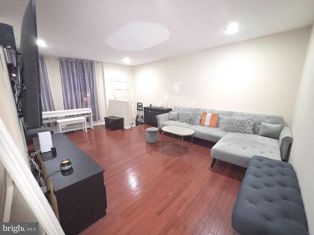 716 LENNOX ST, Baltimore, MD 21217