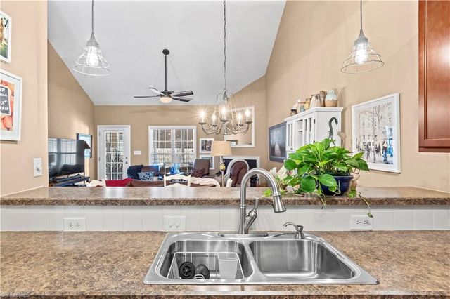 492 Collingswood Drive, Winston-salem, NC 27127