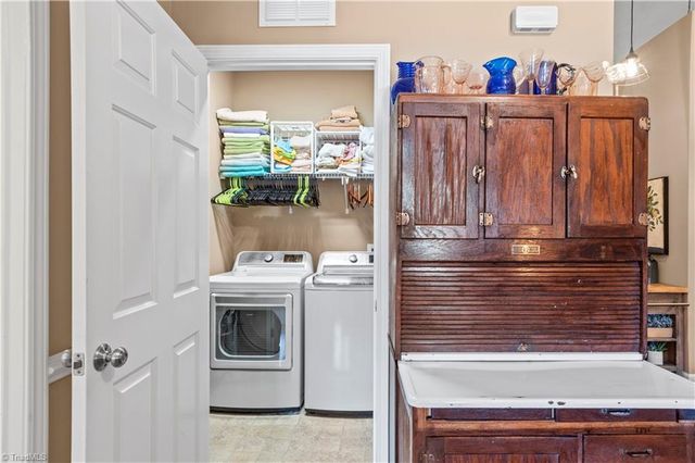 492 Collingswood Drive, Winston-salem, NC 27127