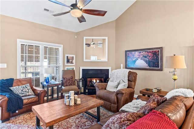 492 Collingswood Drive, Winston-salem, NC 27127