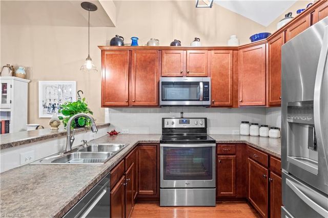 492 Collingswood Drive, Winston-salem, NC 27127