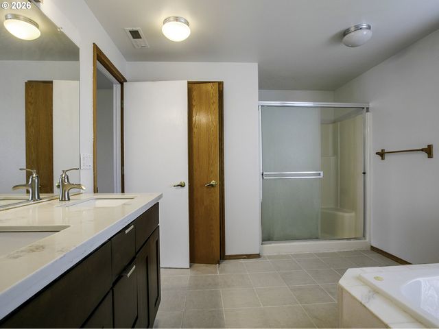 19707 Se 42ND St, Camas, WA 98607