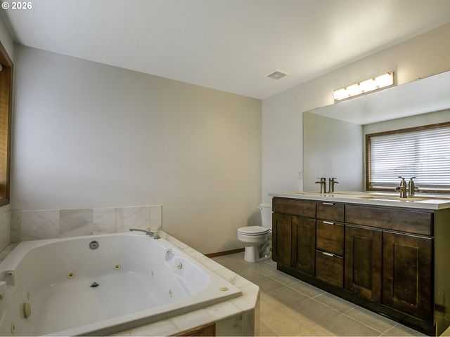 19707 Se 42ND St, Camas, WA 98607