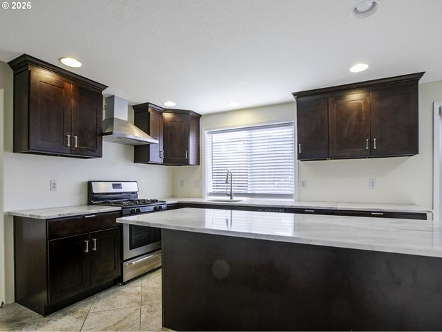 19707 Se 42ND St, Camas, WA 98607