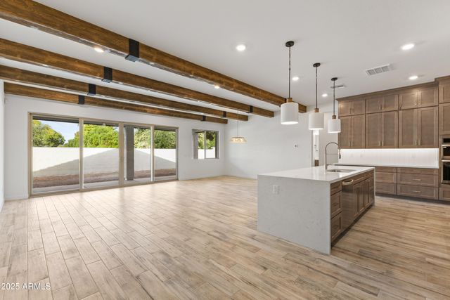 7592 W EVANS Drive, Peoria, AZ 85381