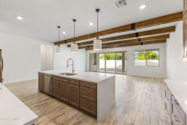 7592 W EVANS Drive, Peoria, AZ 85381