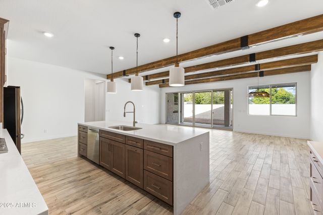 7592 W EVANS Drive, Peoria, AZ 85381