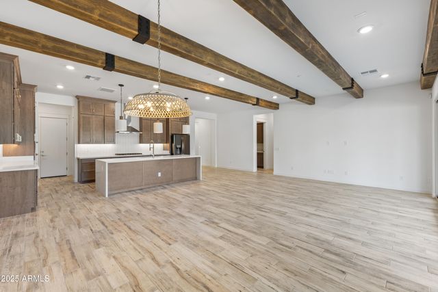 7592 W EVANS Drive, Peoria, AZ 85381