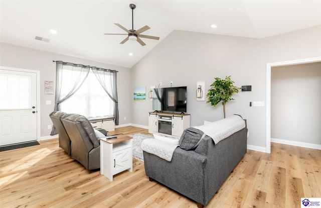 104 Reba Court, Radcliff, KY 40160