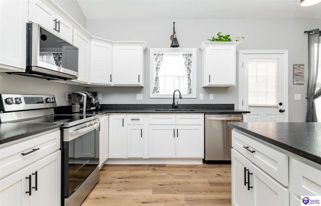 104 Reba Court, Radcliff, KY 40160