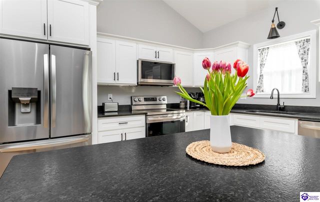 104 Reba Court, Radcliff, KY 40160