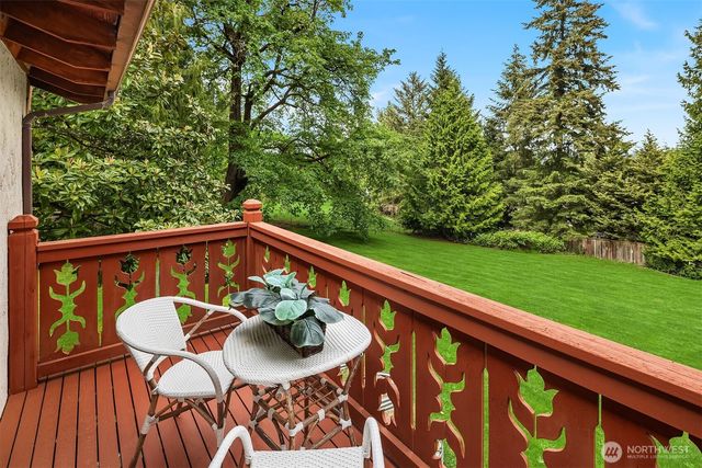 16409 NE 43rd Ct, Redmond, WA 98052