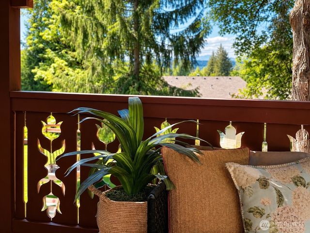 16409 NE 43rd Ct, Redmond, WA 98052