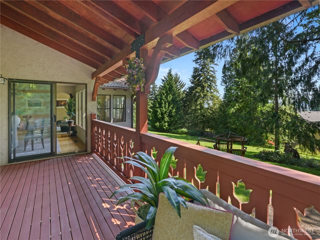 16409 NE 43rd Ct, Redmond, WA 98052
