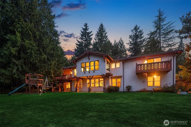 16409 NE 43rd Ct, Redmond, WA 98052