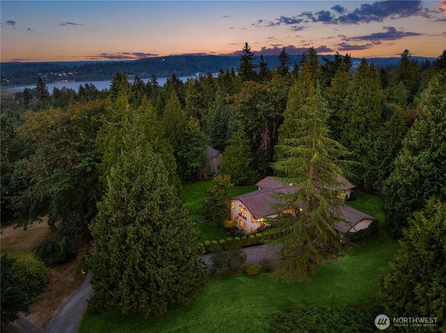 16409 NE 43rd Ct, Redmond, WA 98052