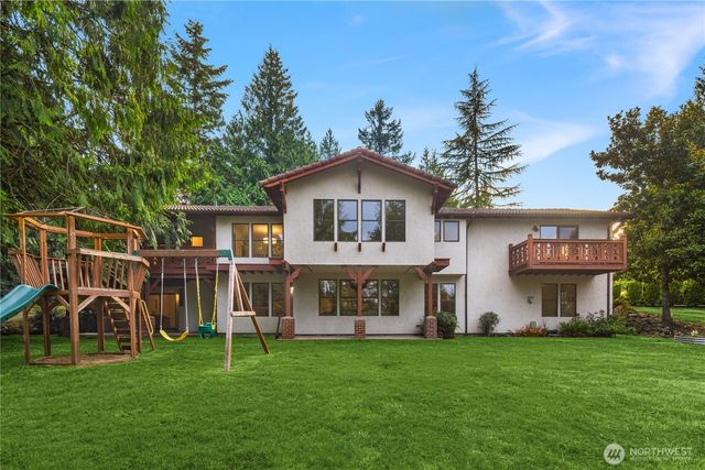 16409 NE 43rd Ct, Redmond, WA 98052