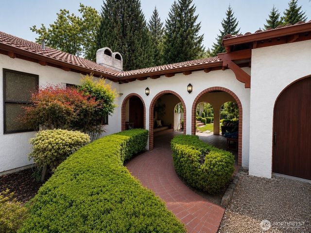 16409 NE 43rd Ct, Redmond, WA 98052