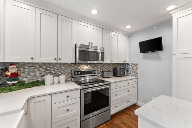 5144 W Concord Drive, La Porte, IN 46350