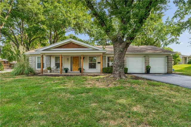 6100 W 88th Street, Overland Park, KS 66207