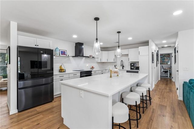 6100 W 88th Street, Overland Park, KS 66207