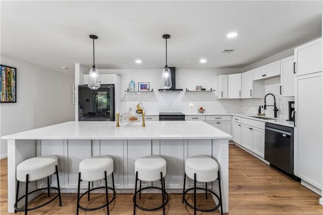 6100 W 88th Street, Overland Park, KS 66207