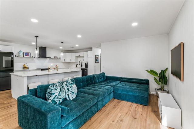 6100 W 88th Street, Overland Park, KS 66207