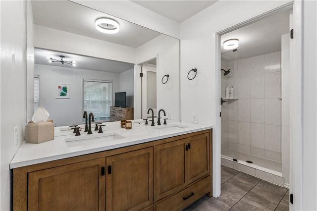 6100 W 88th Street, Overland Park, KS 66207