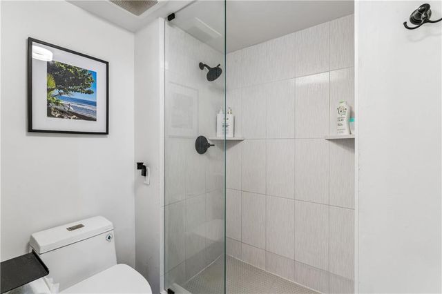 6100 W 88th Street, Overland Park, KS 66207