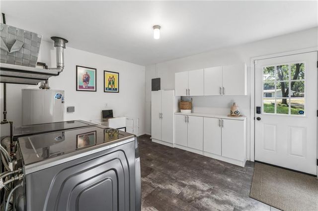 6100 W 88th Street, Overland Park, KS 66207