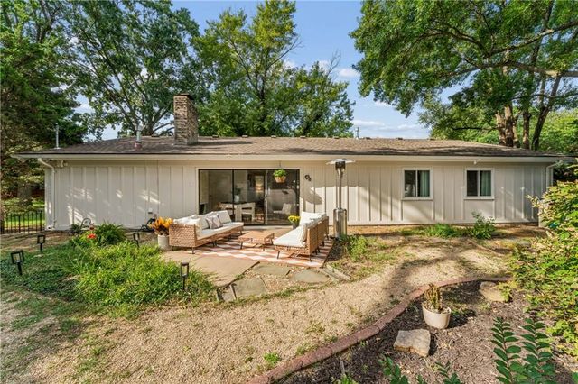 6100 W 88th Street, Overland Park, KS 66207